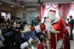 Почта России доставила подарки детям из детских домов